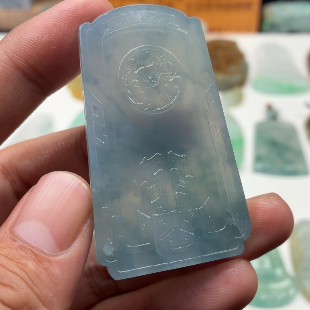 定制翡翠未镶嵌仿古牌