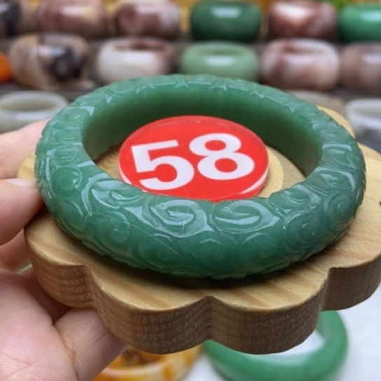 未镶嵌手镯石英质玉