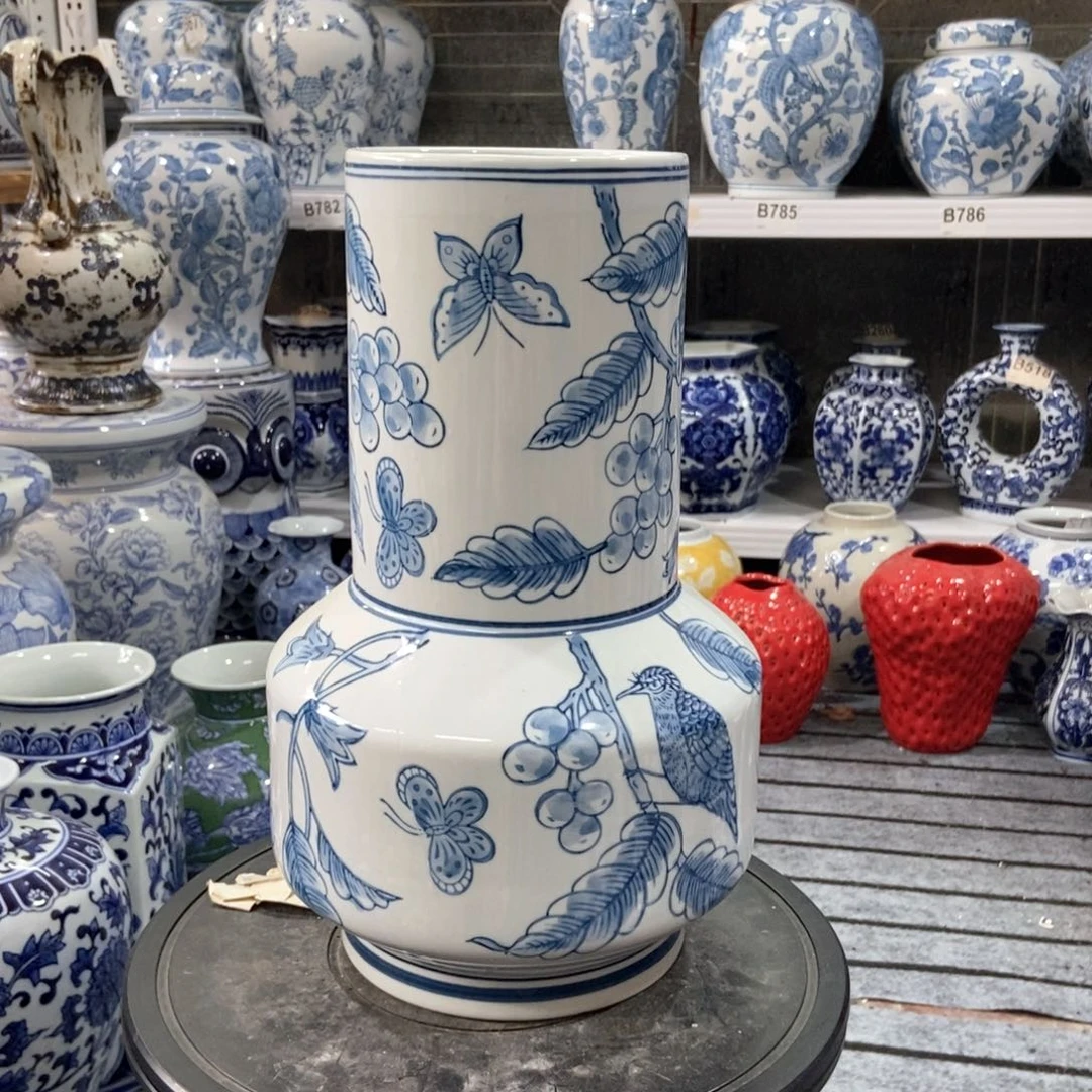 摆件花瓶手绘釉下彩