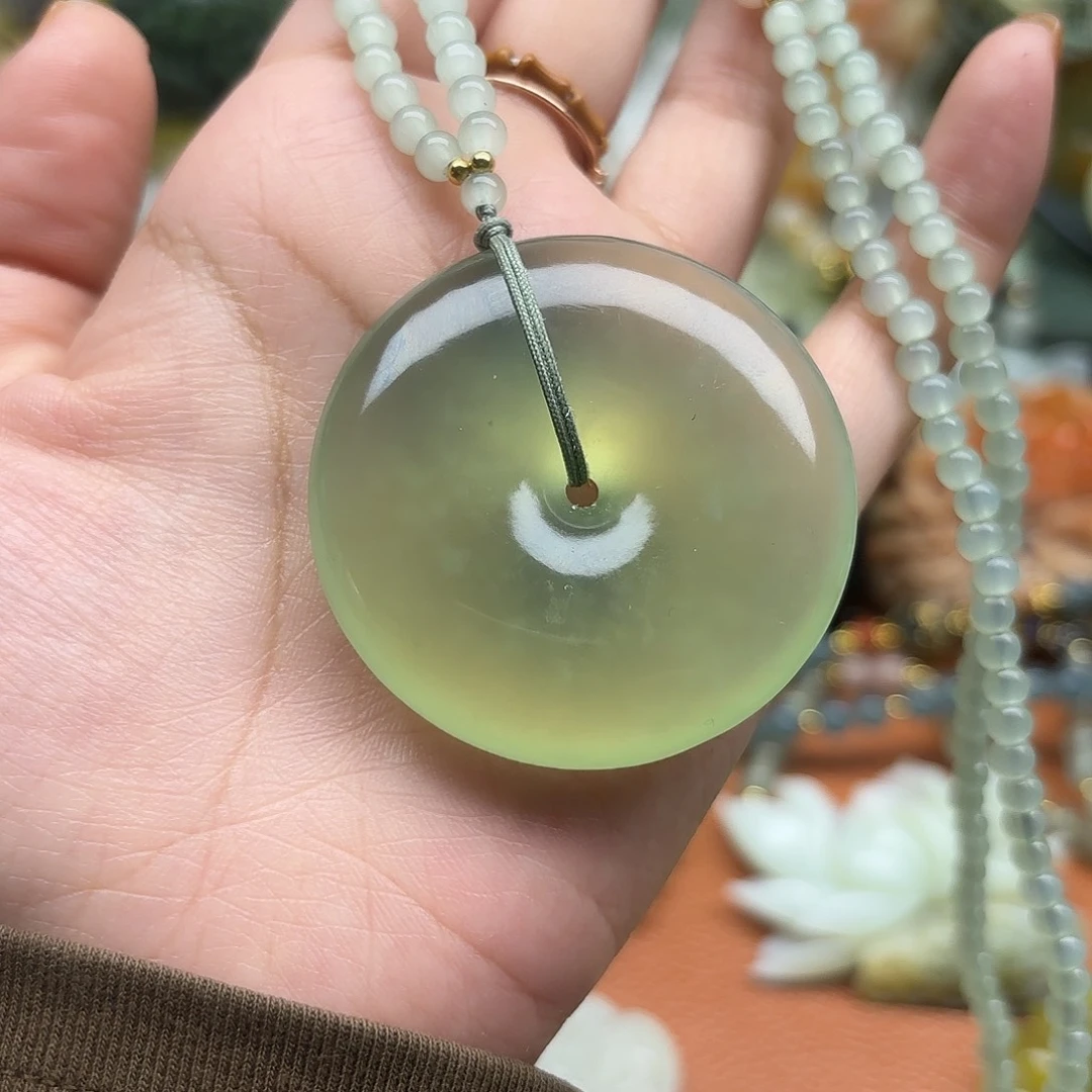 蛇纹石玉未镶嵌吊坠