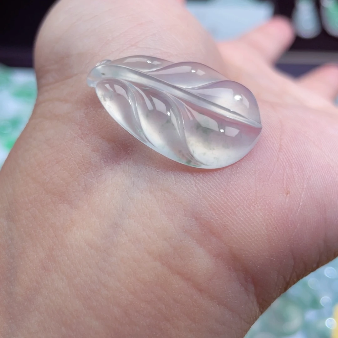 颈饰未镶嵌翡翠叶子