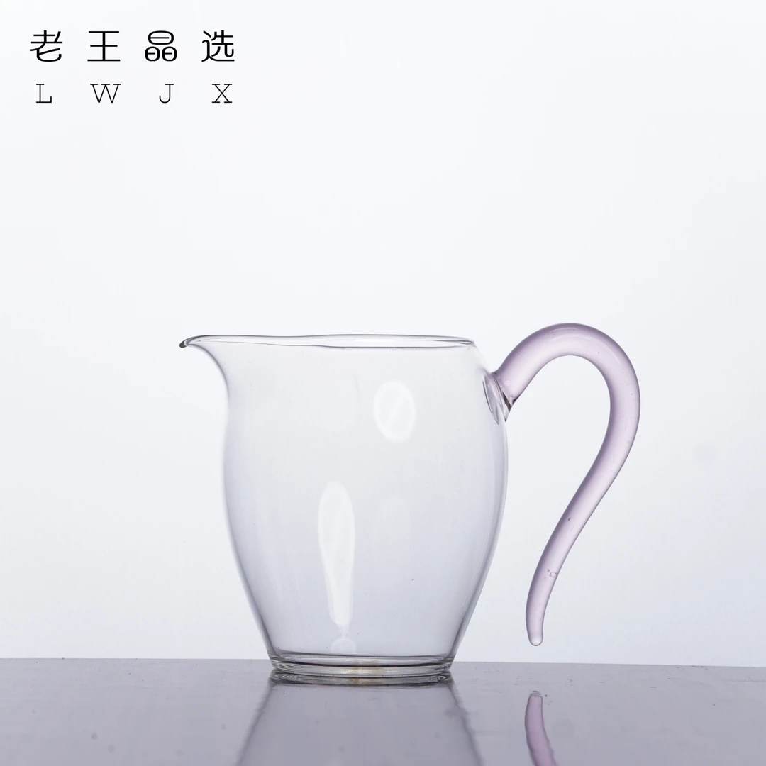 禾qi定制！粉色把手高硼硅材质公道杯!
