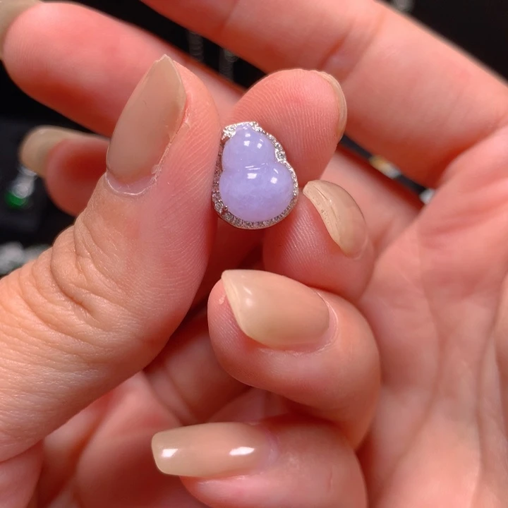 C***姐银S925镶嵌翡翠耳饰葫芦