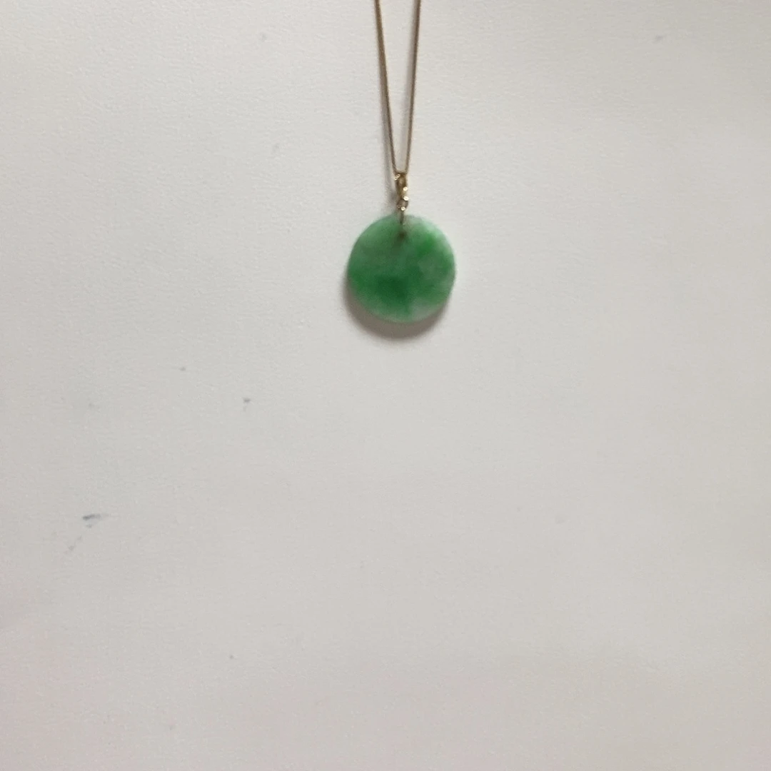 翡翠18K金镶嵌颈饰简单