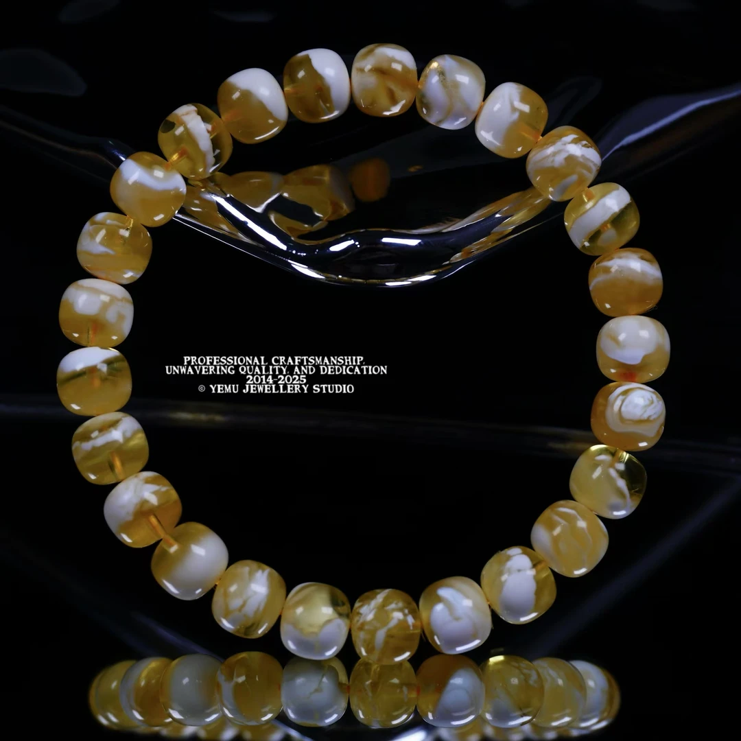 8.5毫米金漆白妖孽手串编号5009 一物一拍 天然俄料琥珀蜜蜡