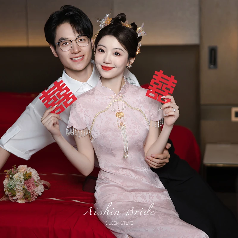 艾诗霓《流萤》粉色改良旗袍收腰小个子显瘦新中式订婚礼服秋季新款