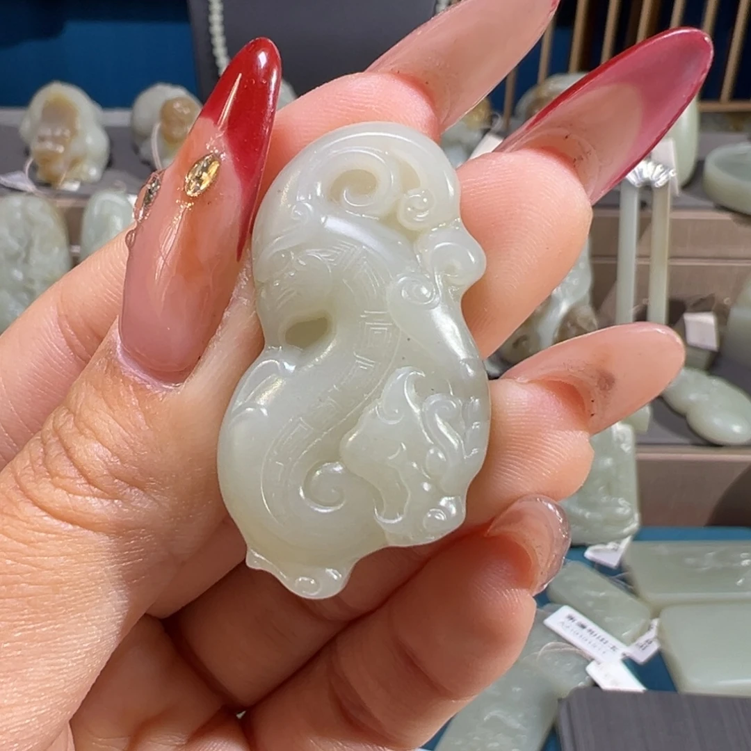 和田玉（糖玉）未镶嵌颈饰