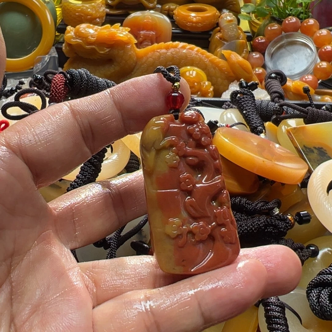 石英质玉未镶嵌颈饰