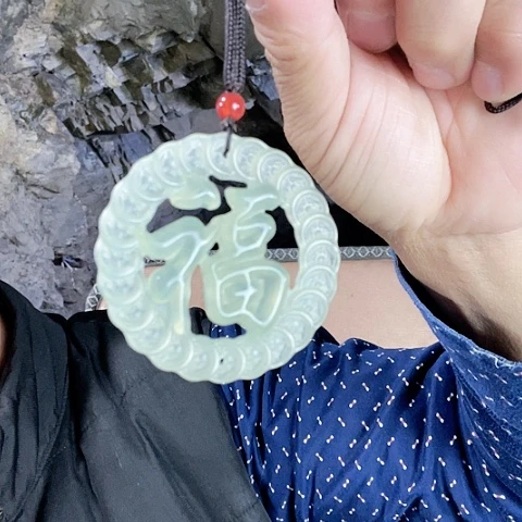 蛇纹石玉未镶嵌珠宝奇石