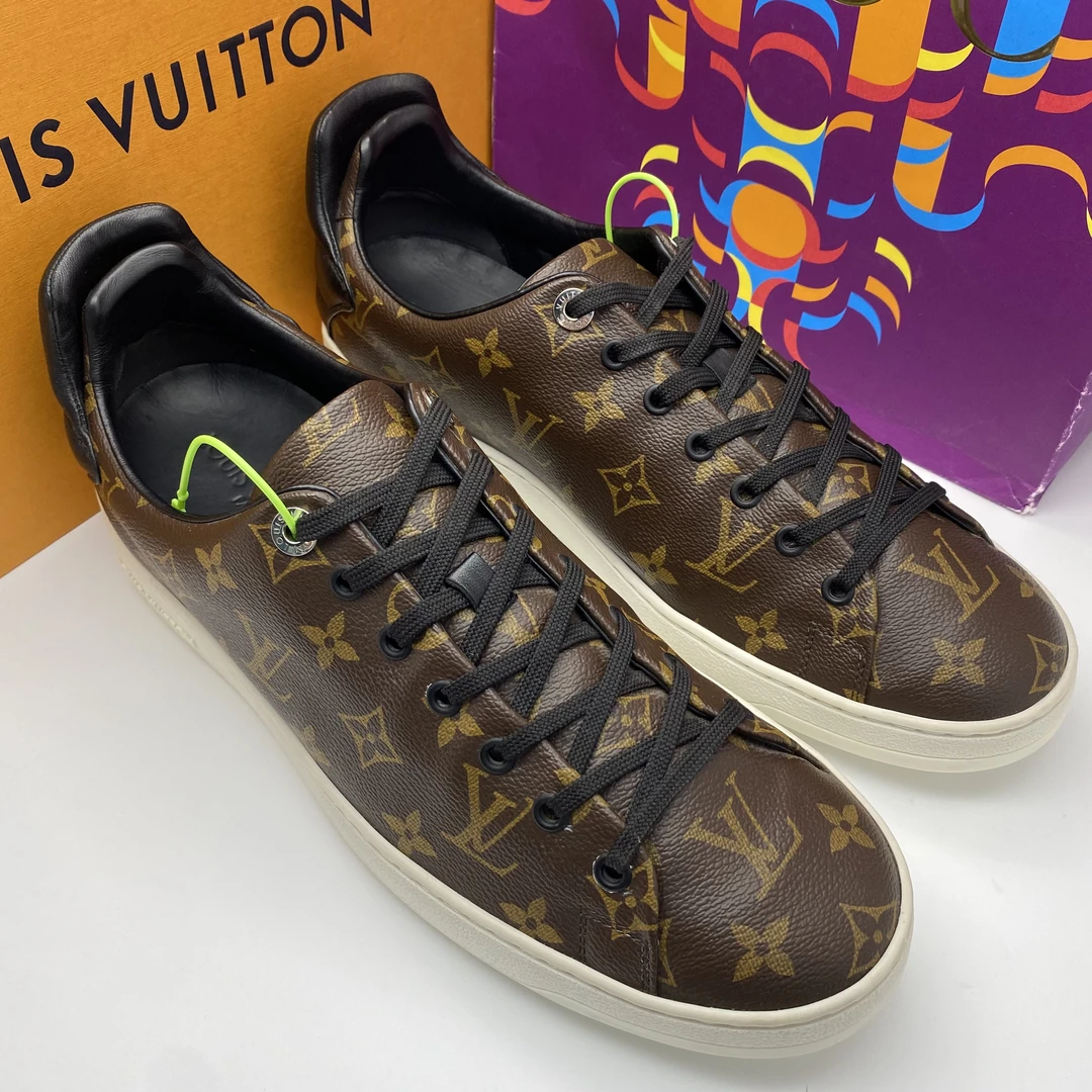 95新 LouisVuitton/路易威登 /43欧码/棕色满印老花休闲板鞋