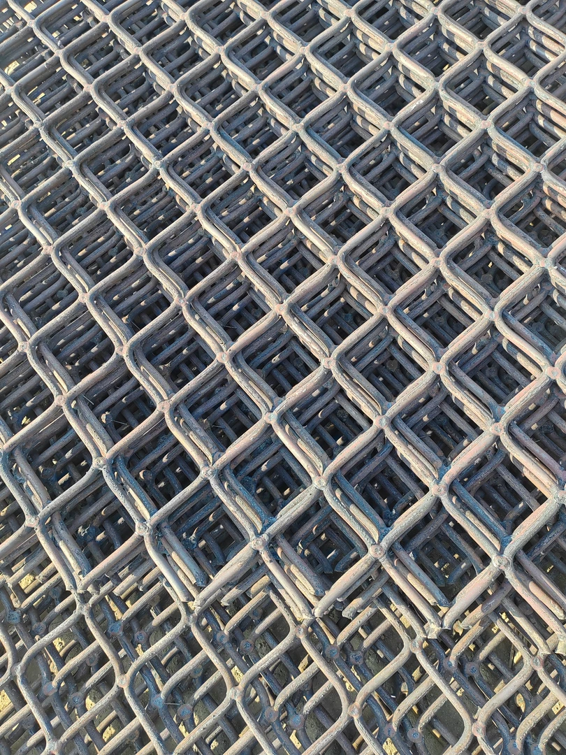 重型钢板网加厚耐磨机械设备工厂定制焊接筛网编织筛网冲孔网