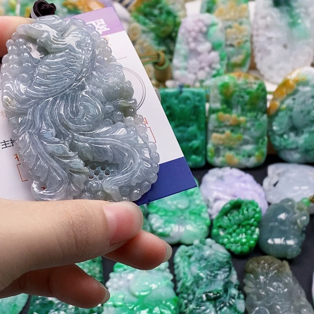 吊坠(不含链)未镶嵌翡翠