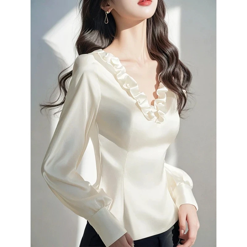 2025春季法式气质木耳领上衣女高级感轻奢独特超好看白色缎面衬衫