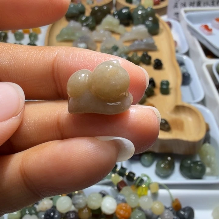 和田玉未镶嵌珠宝奇石