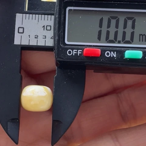 【闪购商品】未镶嵌蜜蜡裸石7杂