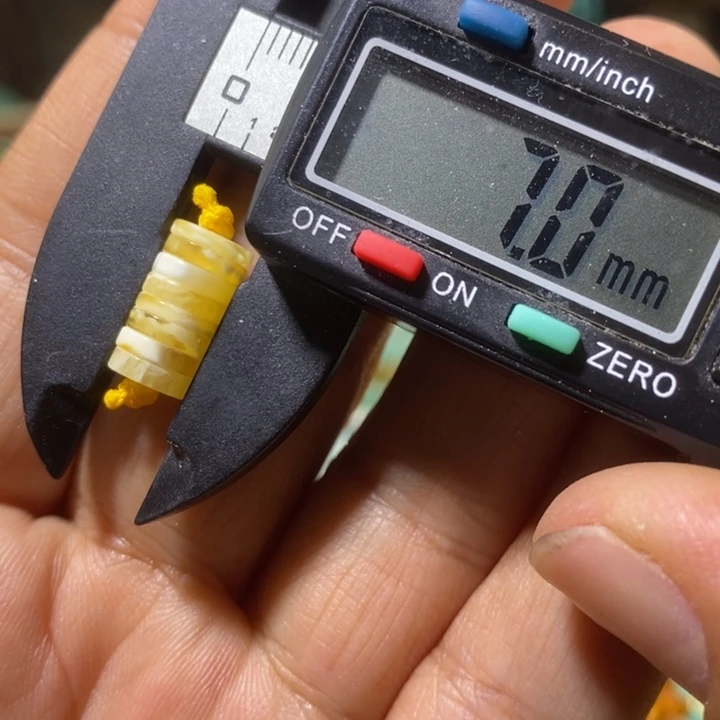 蜜蜡裸石未镶嵌配饰