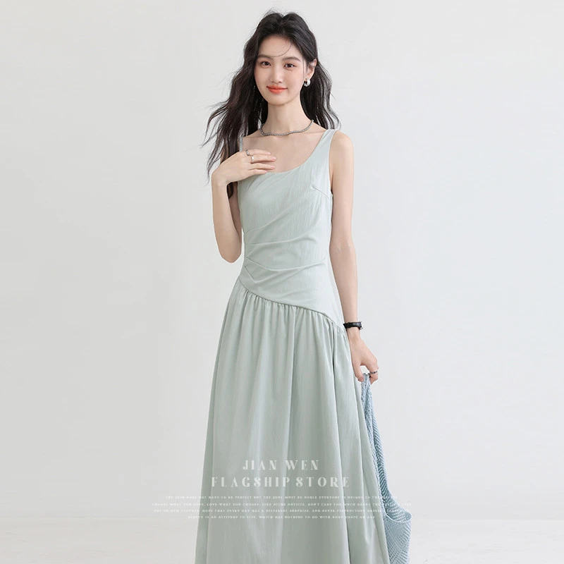 2025夏季新款温柔风小清新优雅褶皱吊带裙女小个子修身收腰连衣裙