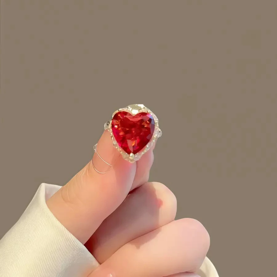 锌合金锆石胸针 小巧精致红色爱心胸针胸花西装开衫别针防走光扣