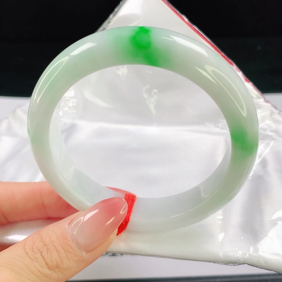 翡翠手镯未镶嵌233翡翠