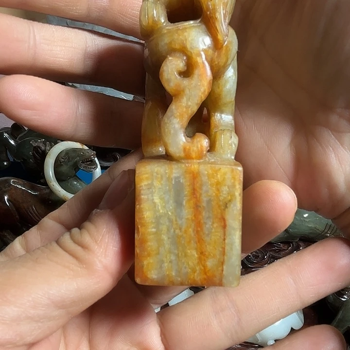 和田玉未镶嵌把件