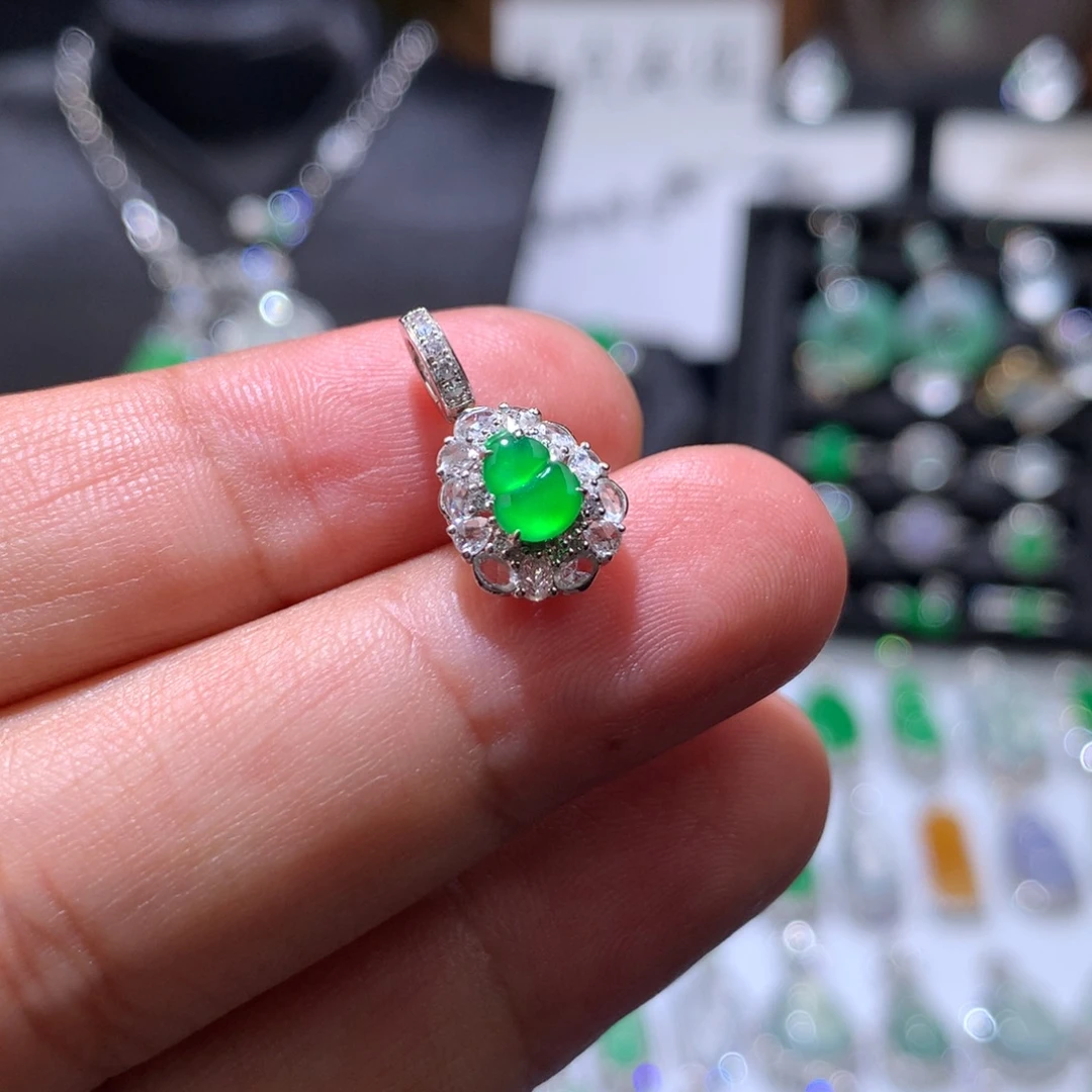 穆***u翡翠18K金镶嵌吊坠(不含链)