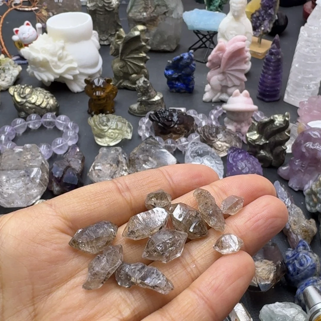 4***Z石材闪灵带油的小可爱