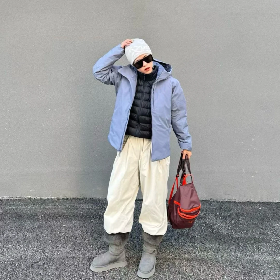 2025年秋冬轻薄款鹅绒拼接服百搭