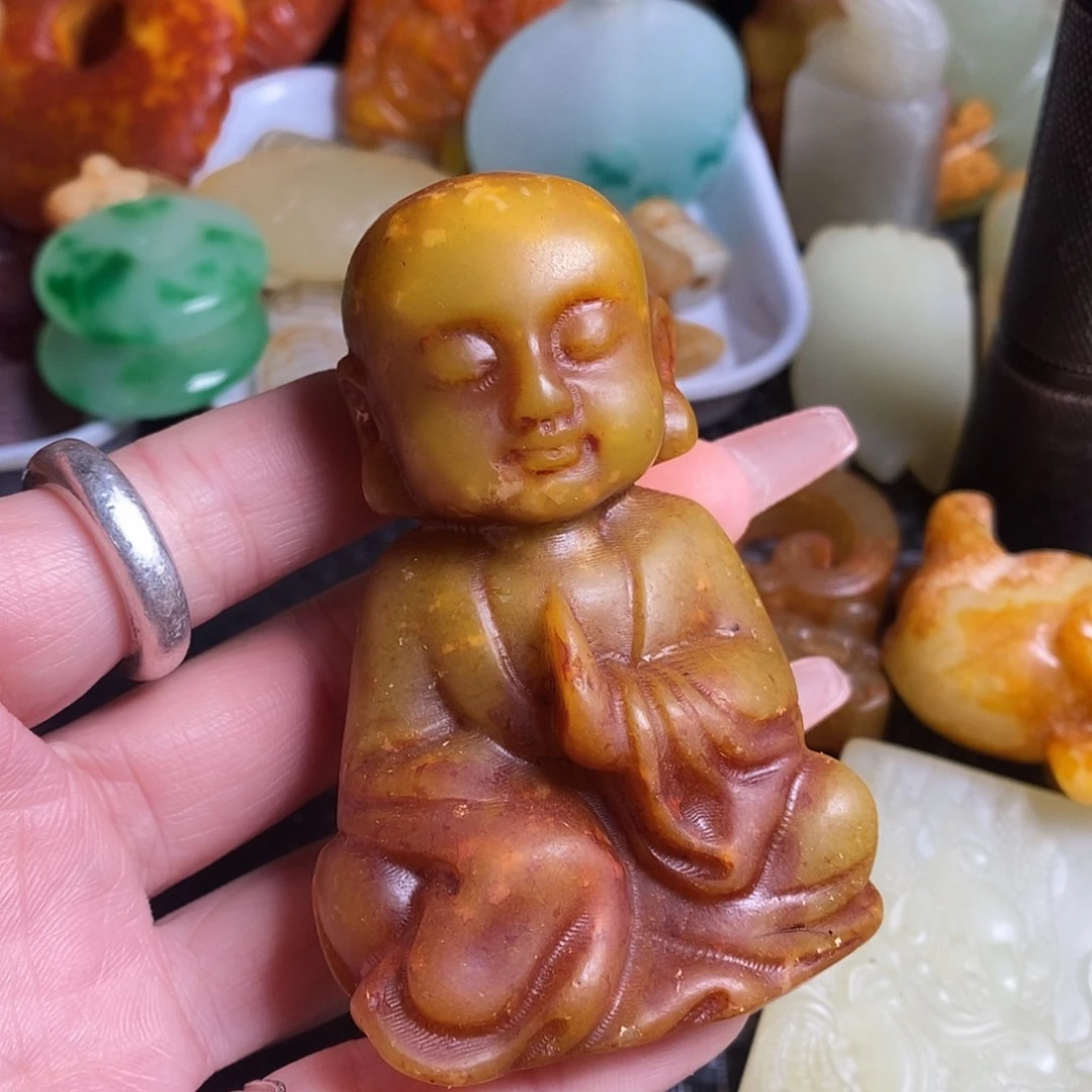 岫岩老玉（透闪石质玉）未镶嵌珠宝奇石