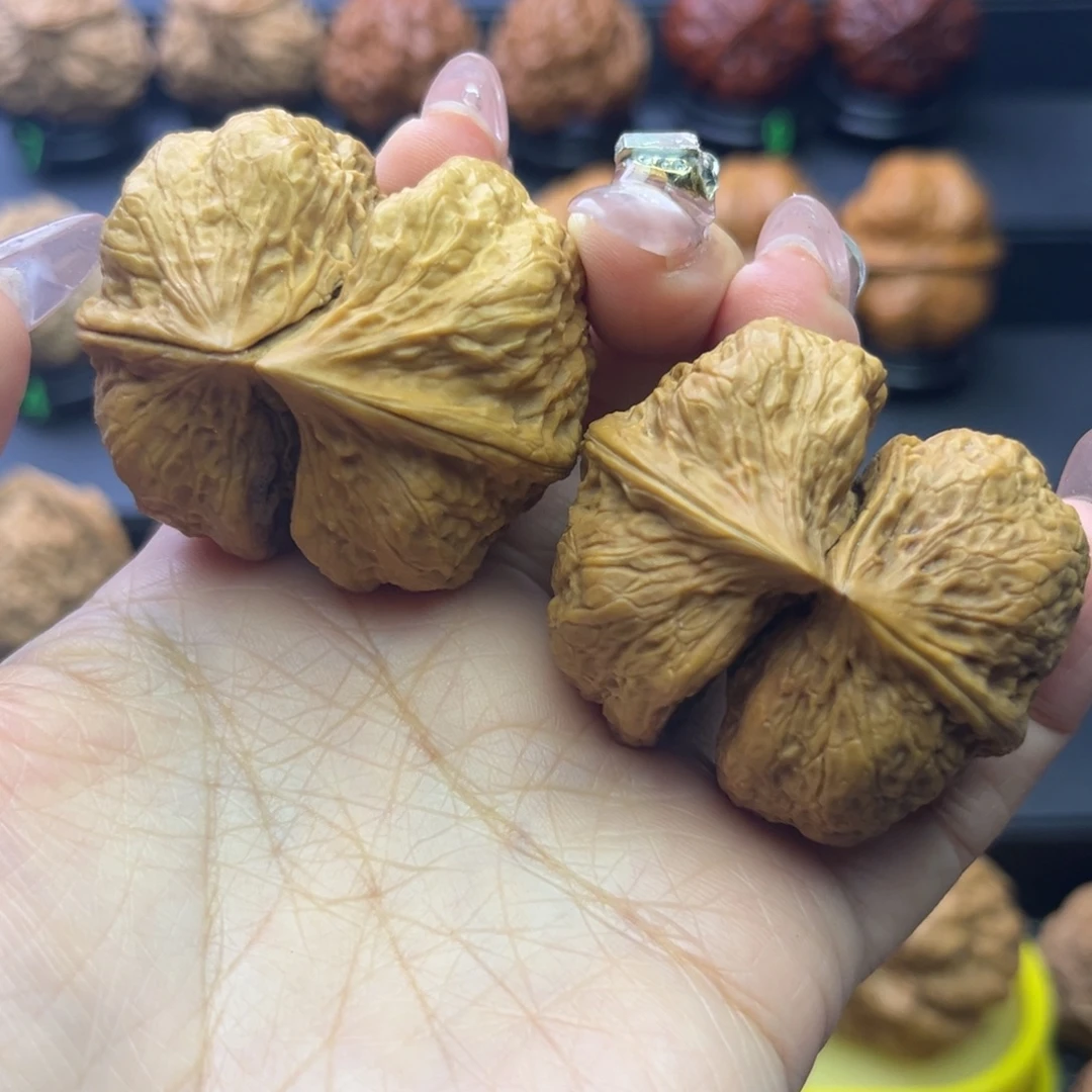 吊坠文玩核桃连体