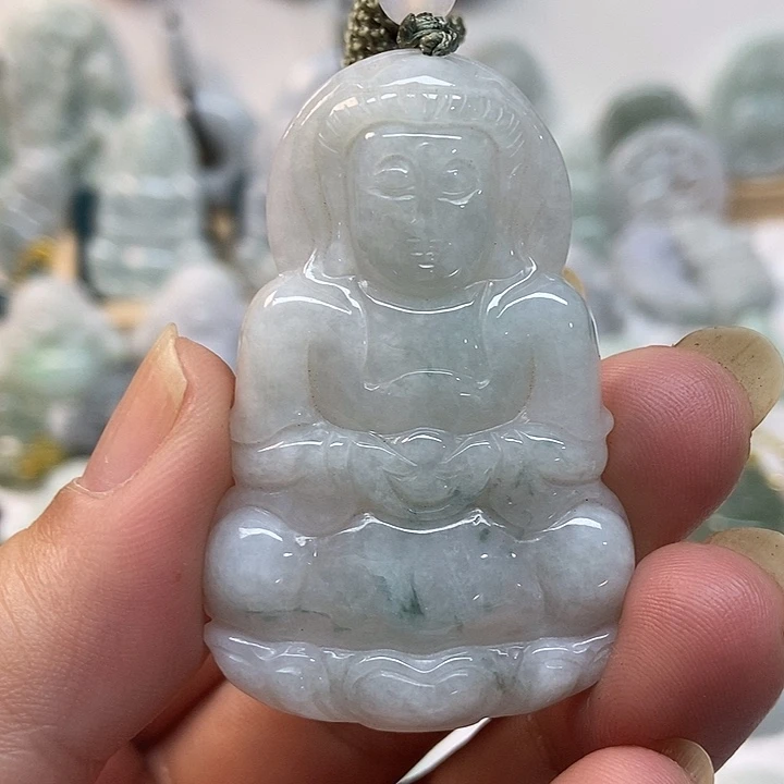 翡翠未镶嵌颈饰观音