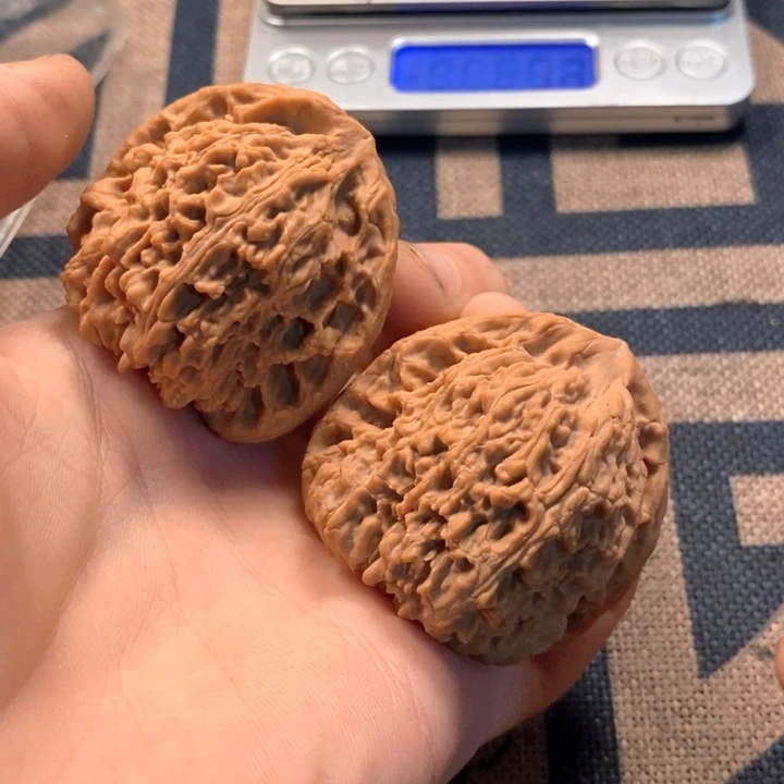 杨***～文玩核桃吊坠全品南疆45