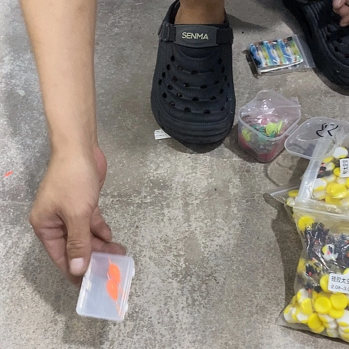 8号垂钓小配件一个