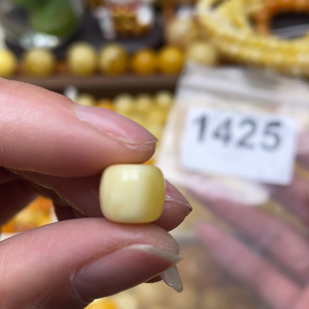 蜜蜡珠宝奇石未镶嵌俏色10.2