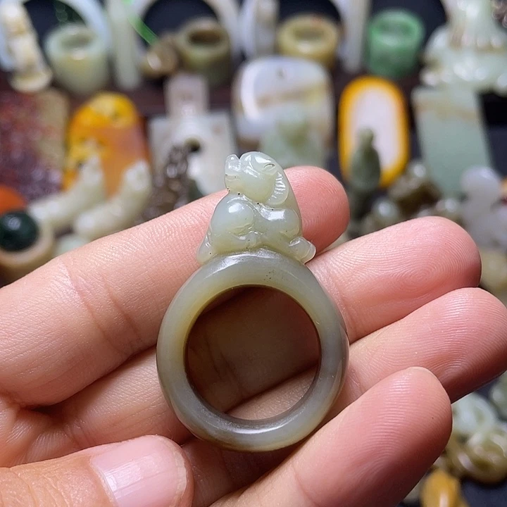 和田玉（糖玉）未镶嵌颈饰