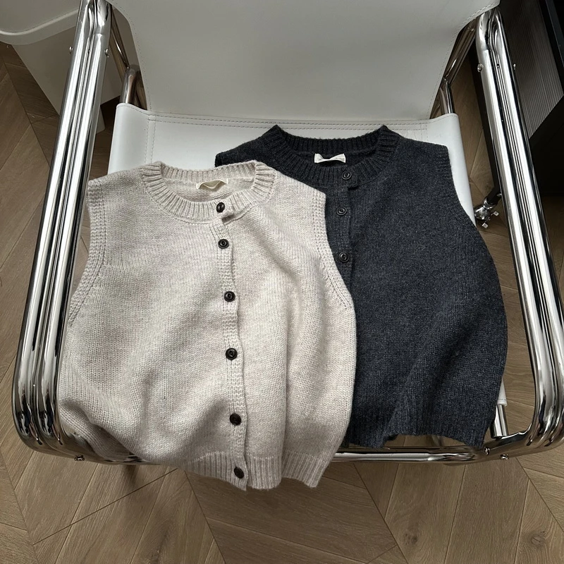 百搭复古纽扣毛线马甲开衫 宽松时髦叠穿针织背心