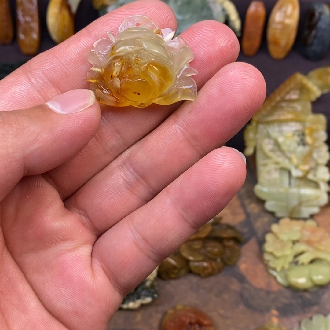 蛇纹石玉未镶嵌吊坠(赠链)