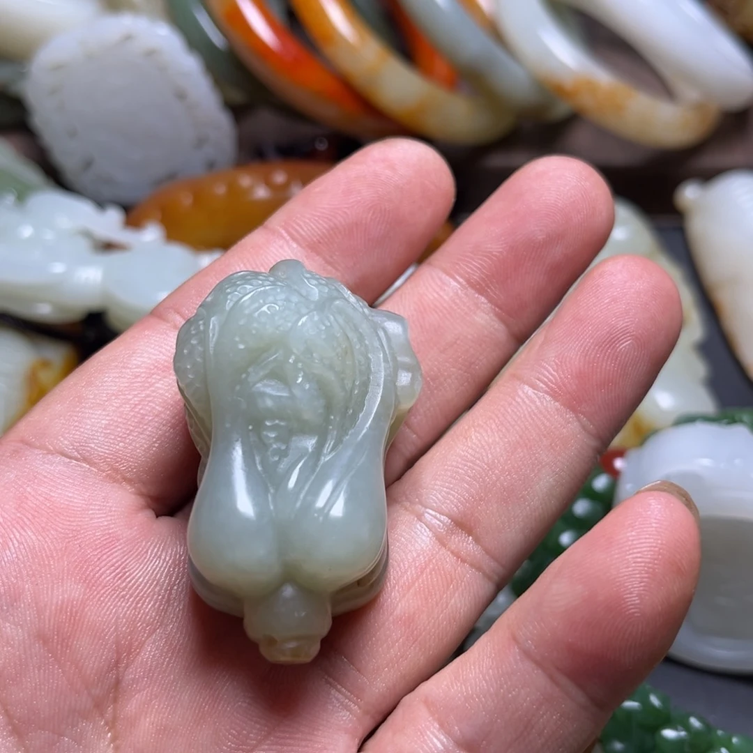 和田玉未镶嵌颈饰