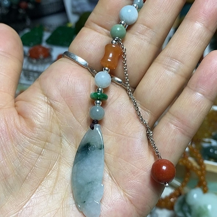 蛇纹石玉合金吊坠(赠链)