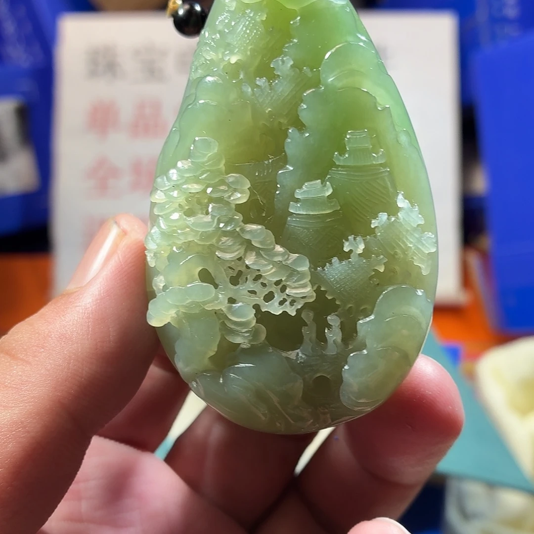 颈饰未镶嵌和田玉（糖玉）