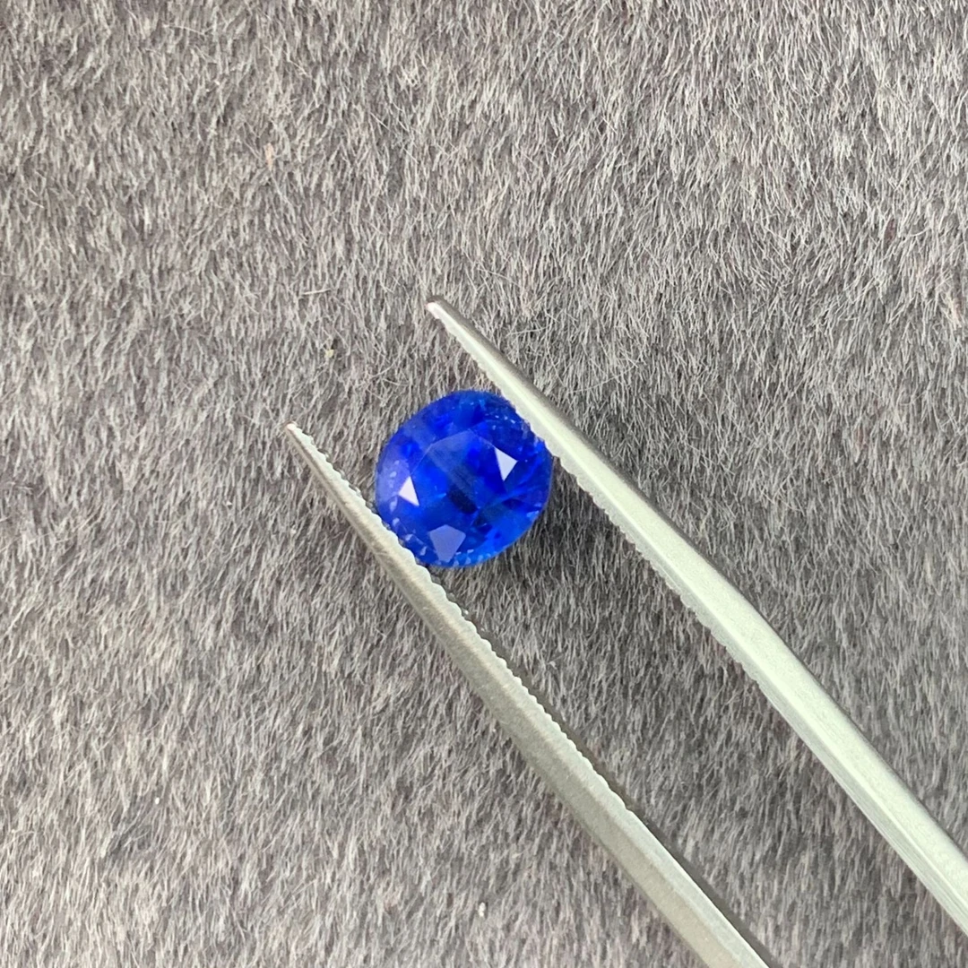 吉尔德缅甸天然无烧蓝宝石-皇家蓝-椭圆切割-1.53ct -G41
