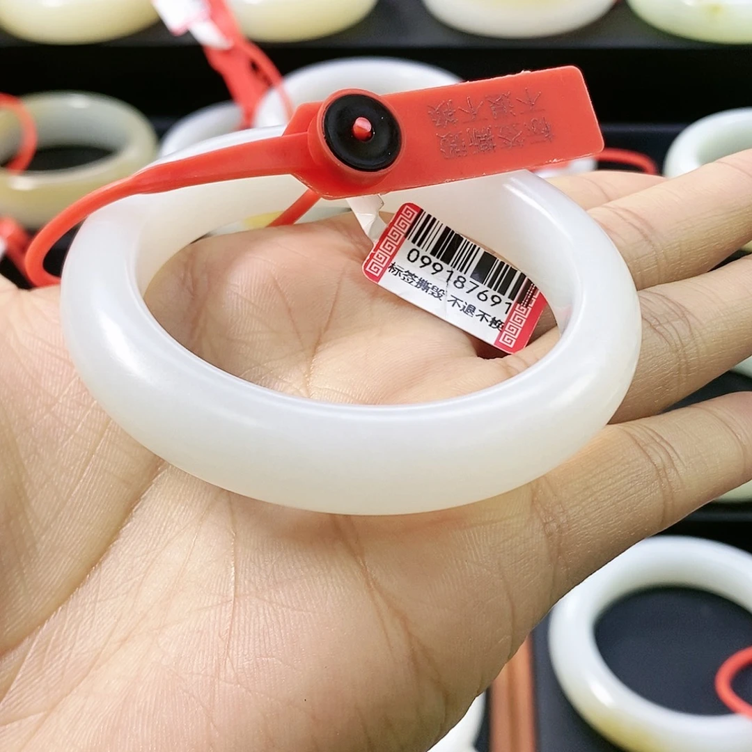 冰***竹和田玉未镶嵌手镯54