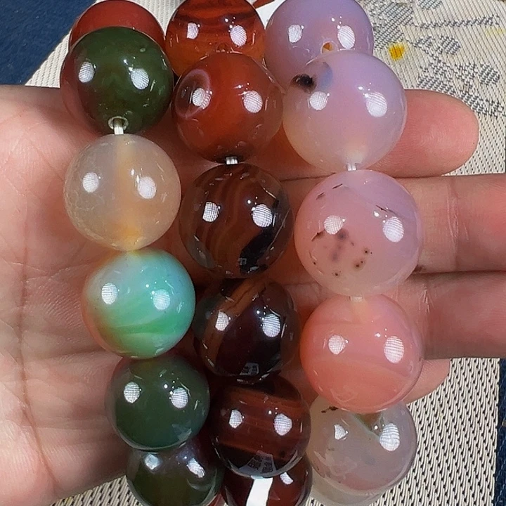 王***东玛瑙/玉髓未镶嵌手链