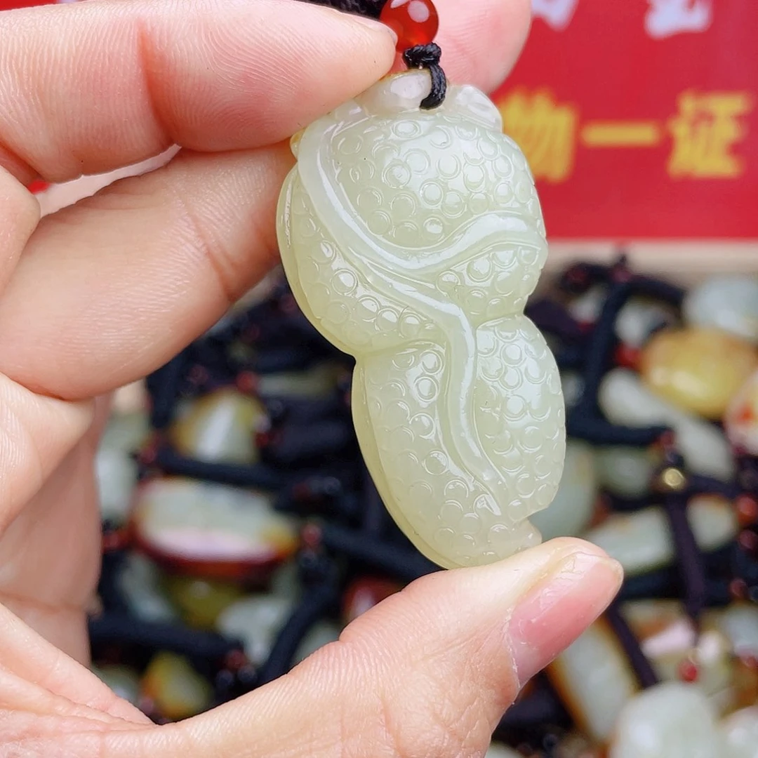 和田玉颈饰未镶嵌