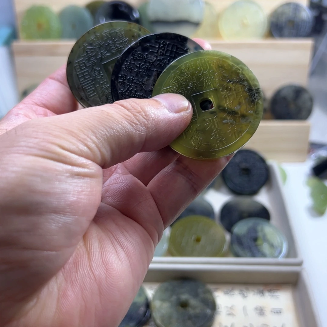 A***s未镶嵌岫玉颈饰挂坠