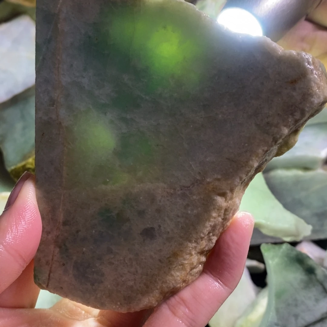 颈饰未镶嵌翡翠天然