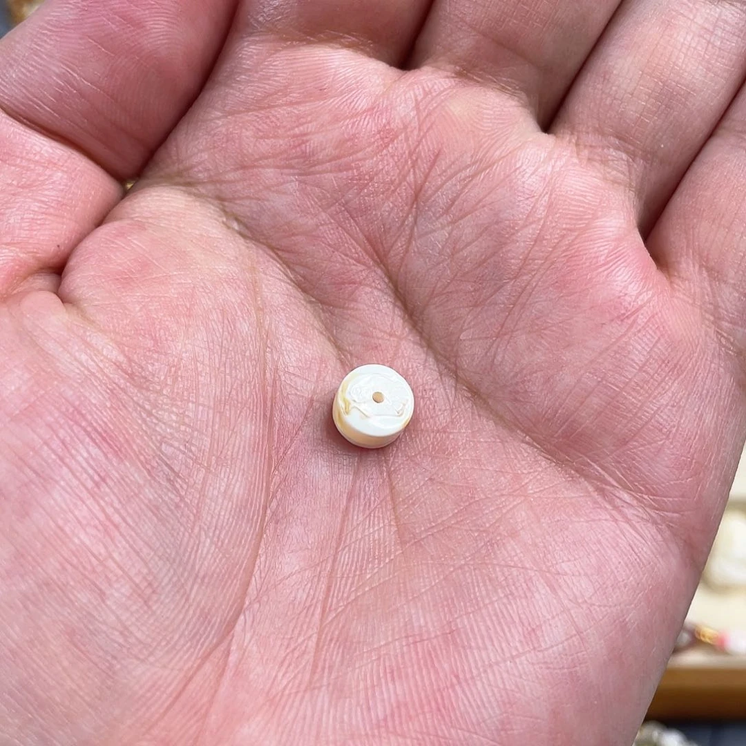 未镶嵌琥珀裸石8.2毫米