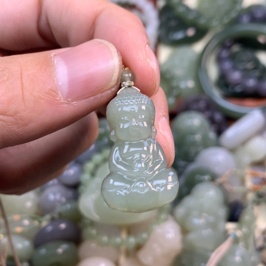 【闪购商品】颈饰未镶嵌和田玉哈*