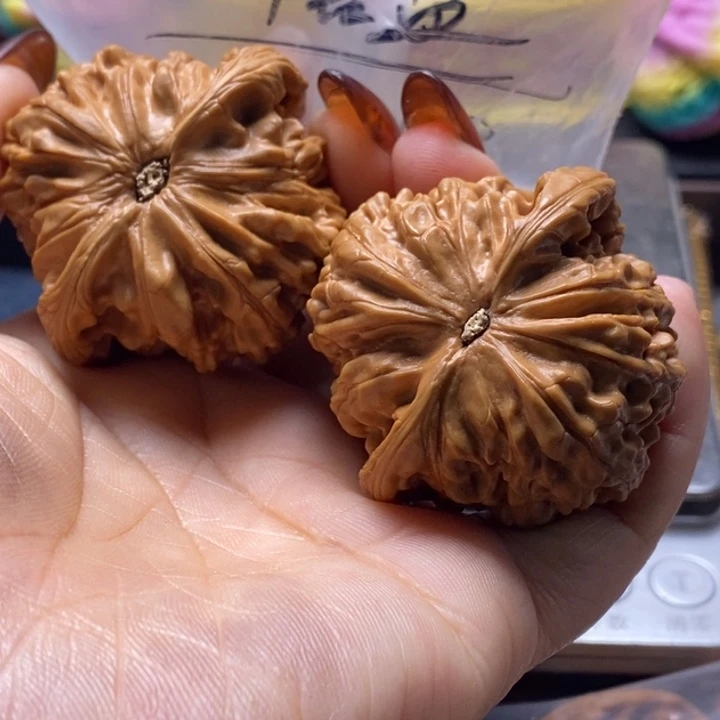 叮***猫文玩核桃吊坠磨盘