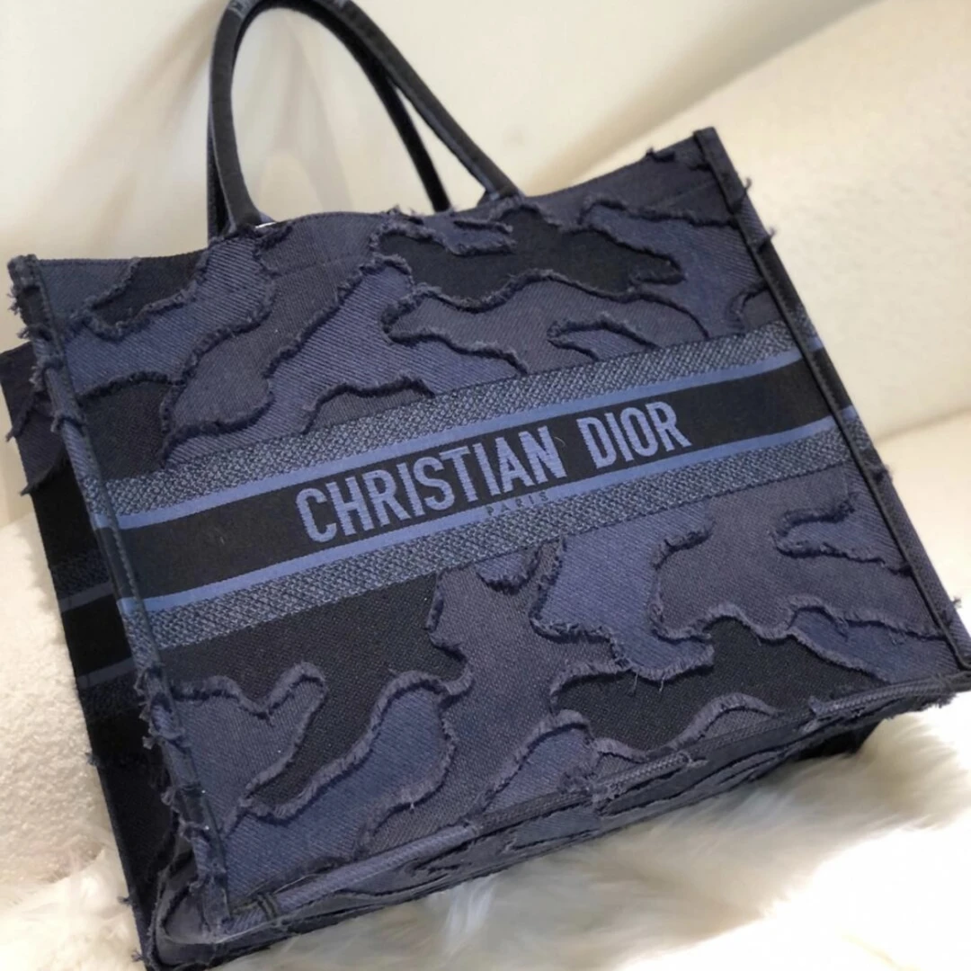 99新 DIOR/迪奥 【杨贵妃专属】/4092219/大号刺绣限量款book托特包