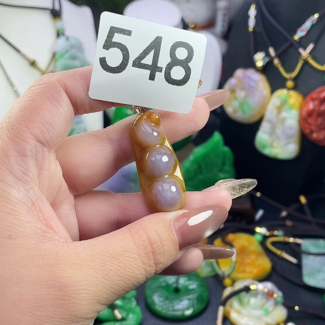 翡翠未镶嵌吊坠(赠链)